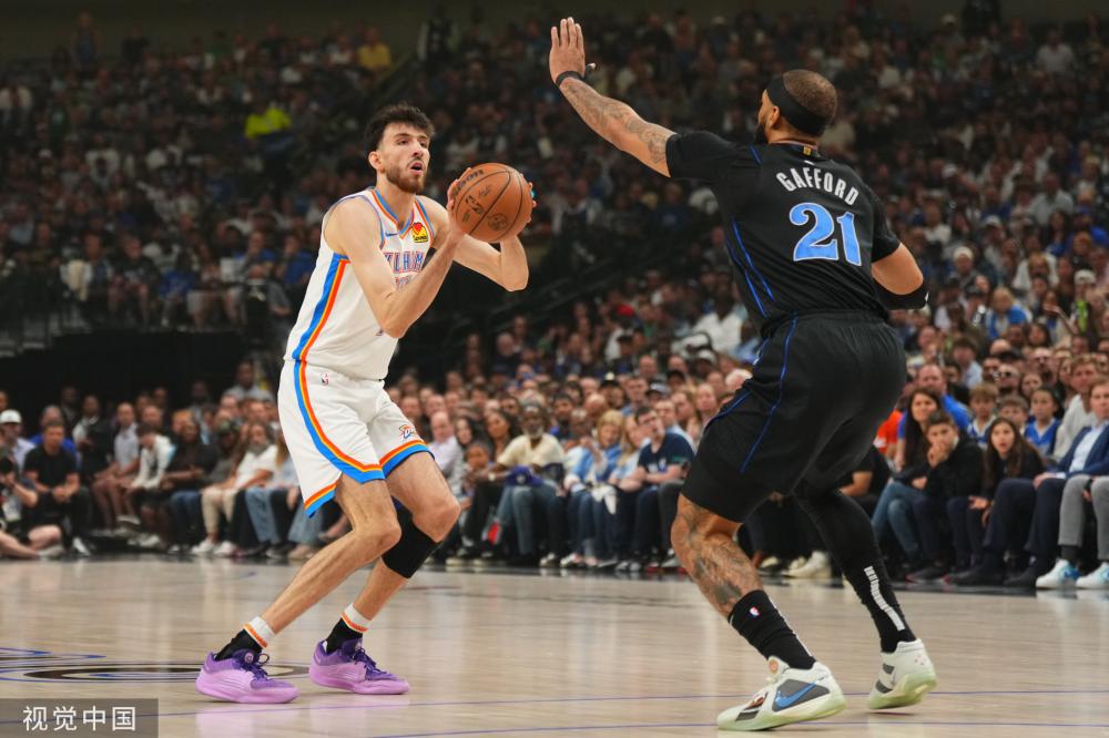 二人展现了 二人展现了